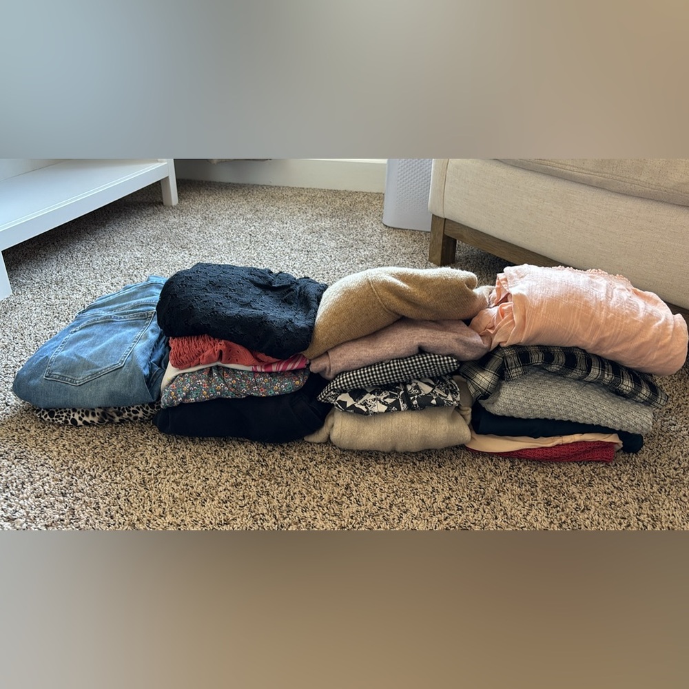 Womens clothing bundle 18 items
